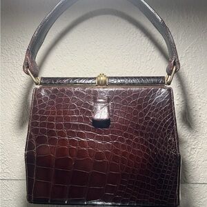 💚 Vintage Lucille De Paris Saks
5th Avenue Brown Alligator
Purse Handbag💚